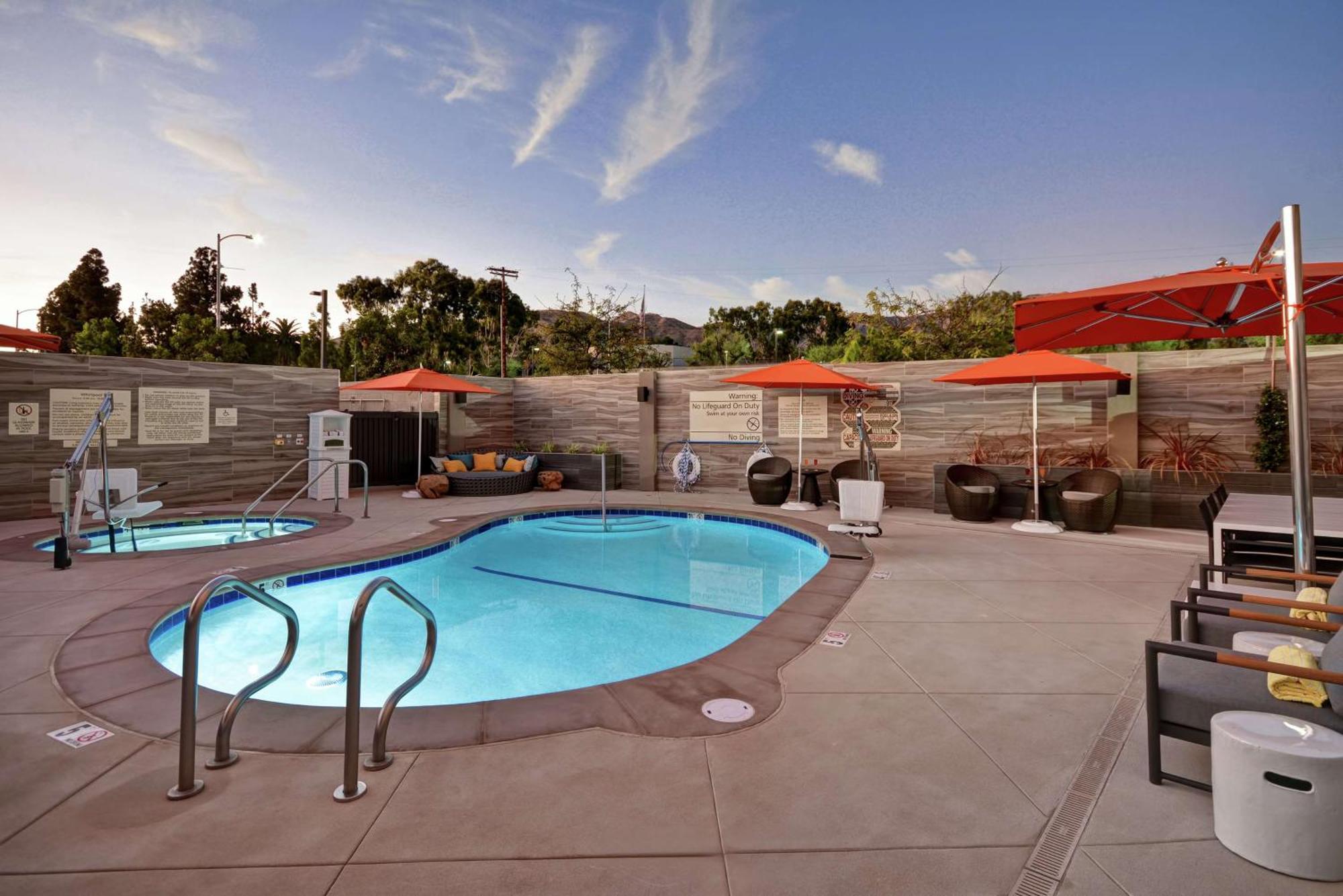 Hampton Inn & Suites Los Angeles Burbank Airport Exteriör bild