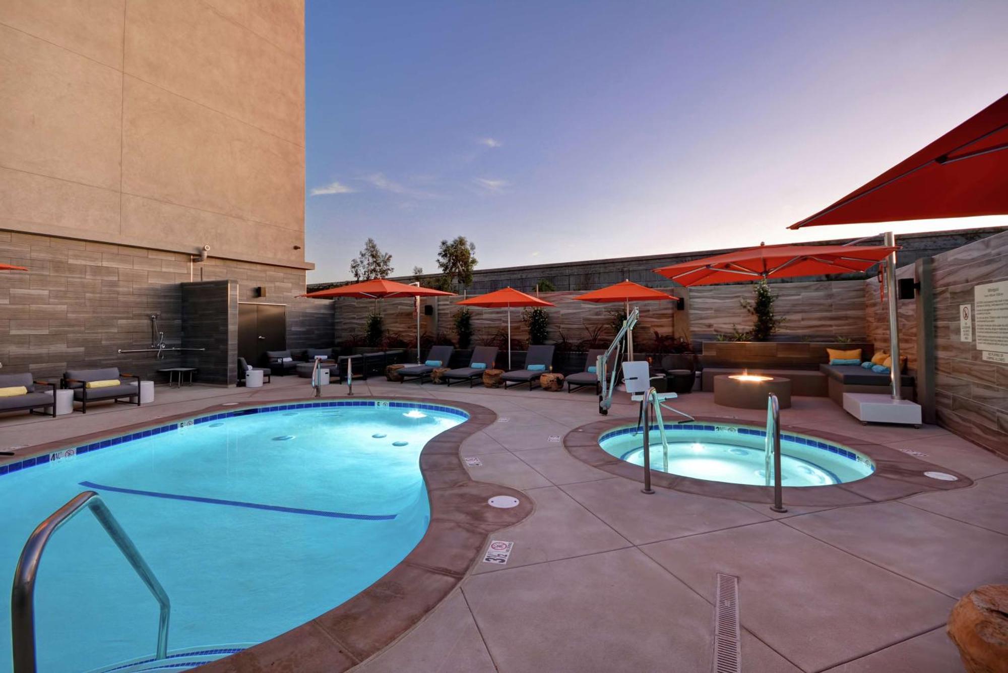 Hampton Inn & Suites Los Angeles Burbank Airport Exteriör bild