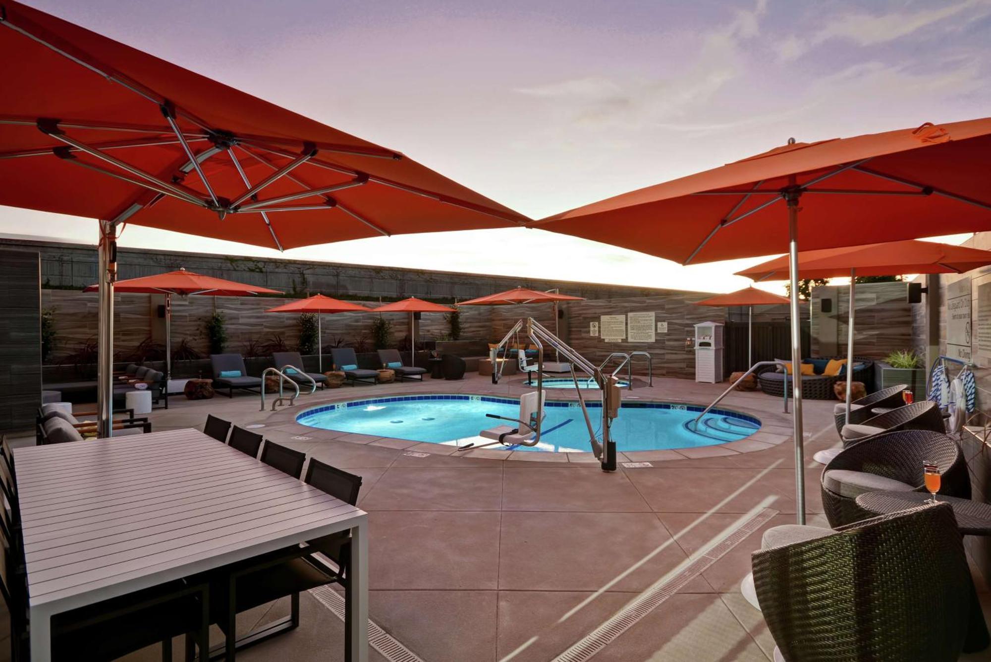 Hampton Inn & Suites Los Angeles Burbank Airport Exteriör bild